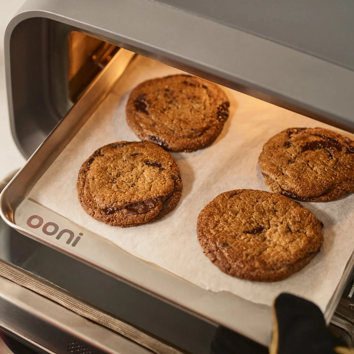Des cookies cuits dans le Ooni Volt 2 en mode Four